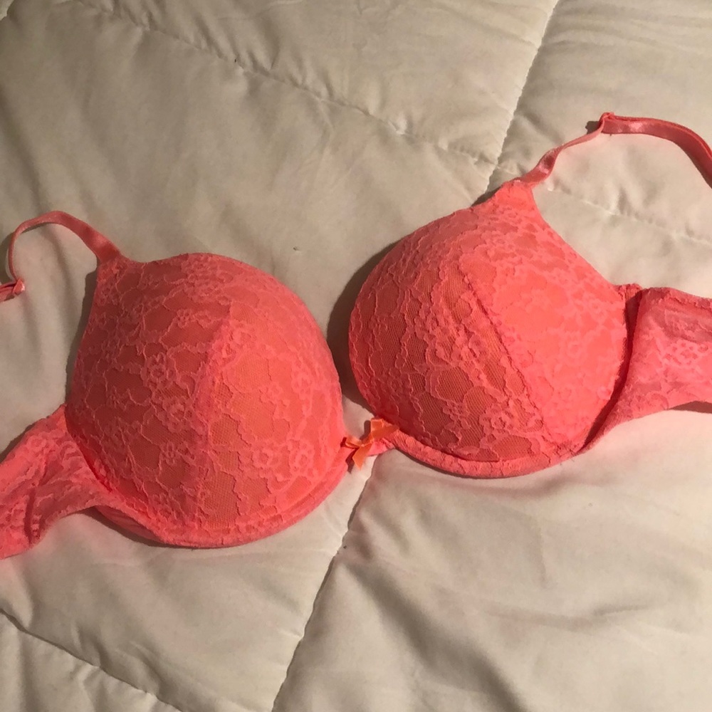 Victoria’s Secret push up bra 34D